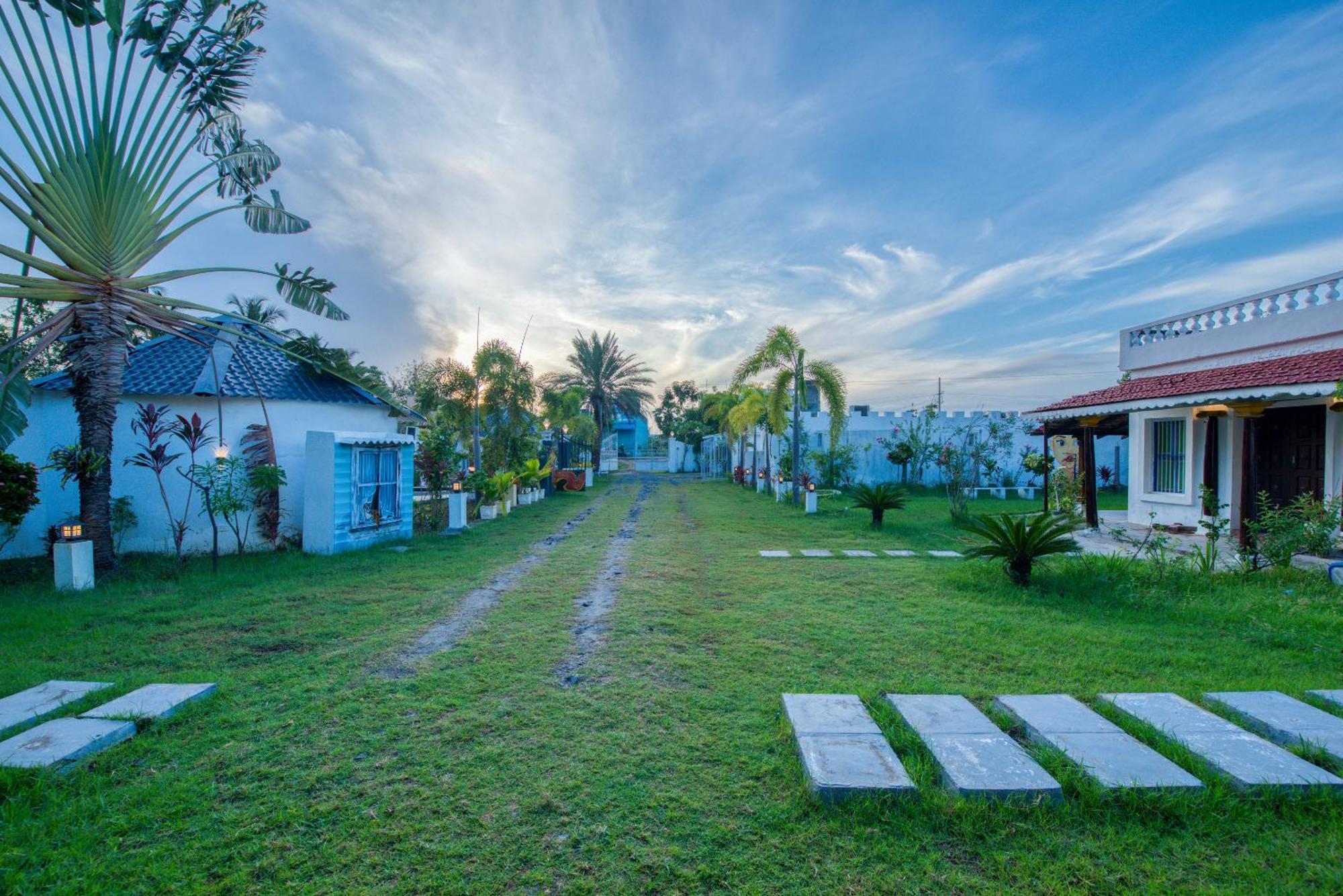 Le Epic Resort Virampattinam Экстерьер фото
